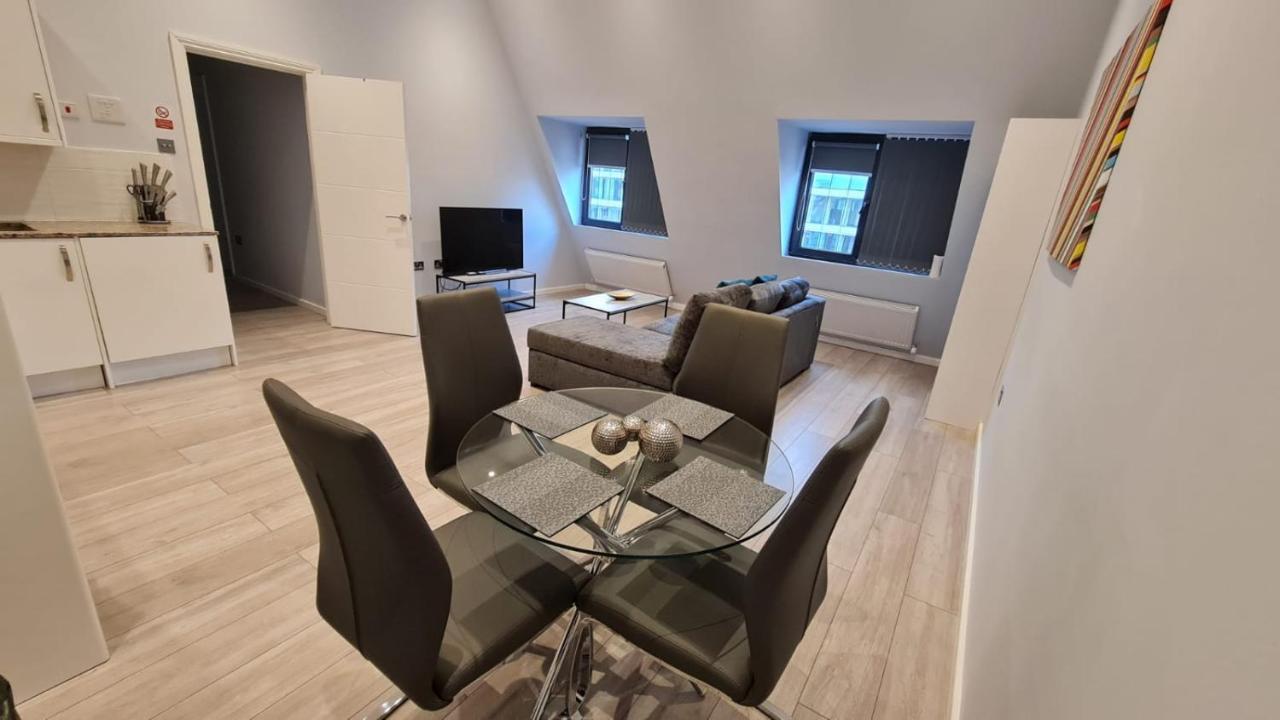Cosy Flats Near Heathrow, Group Bookings Available With Parking Space Hounslow Ngoại thất bức ảnh