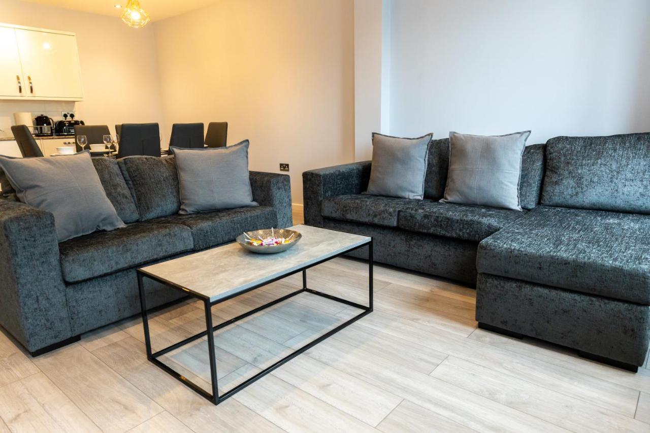 Cosy Flats Near Heathrow, Group Bookings Available With Parking Space Hounslow Ngoại thất bức ảnh