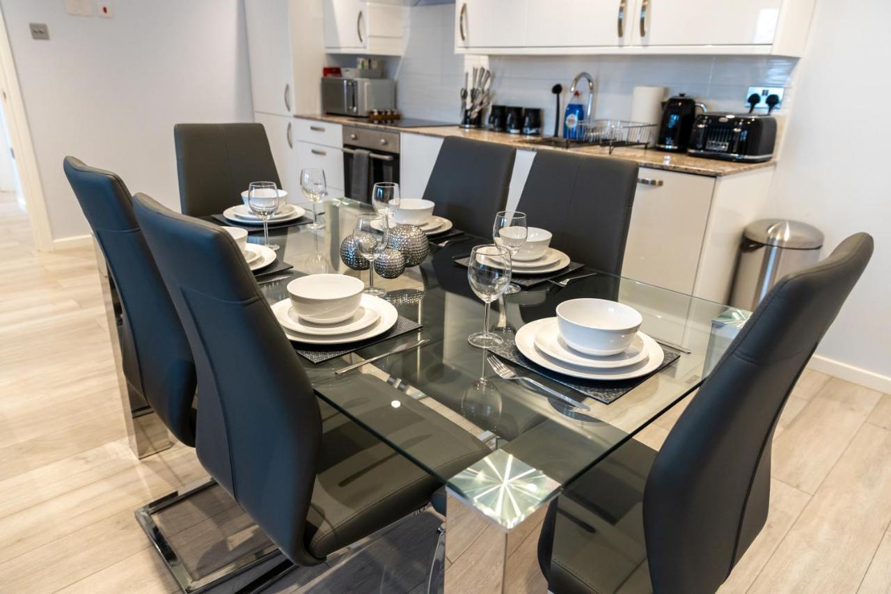Cosy Flats Near Heathrow, Group Bookings Available With Parking Space Hounslow Ngoại thất bức ảnh