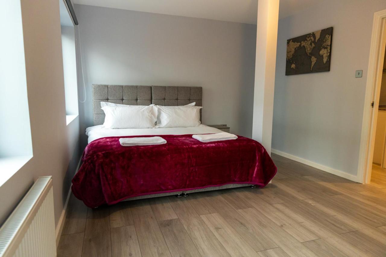 Cosy Flats Near Heathrow, Group Bookings Available With Parking Space Hounslow Ngoại thất bức ảnh